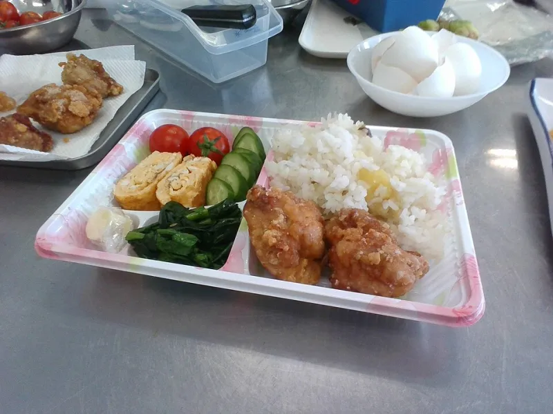 Hand-Drawn Labels and a Nod: Meeting the Obachan Behind Tojinmachi's Unmarked Morning Bento Stand